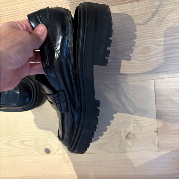 Damaged❗️Massimo Dutti Black Loafers w Track Soles 6.5 36.5 (fits like 7 37) - Picture 13 of 15